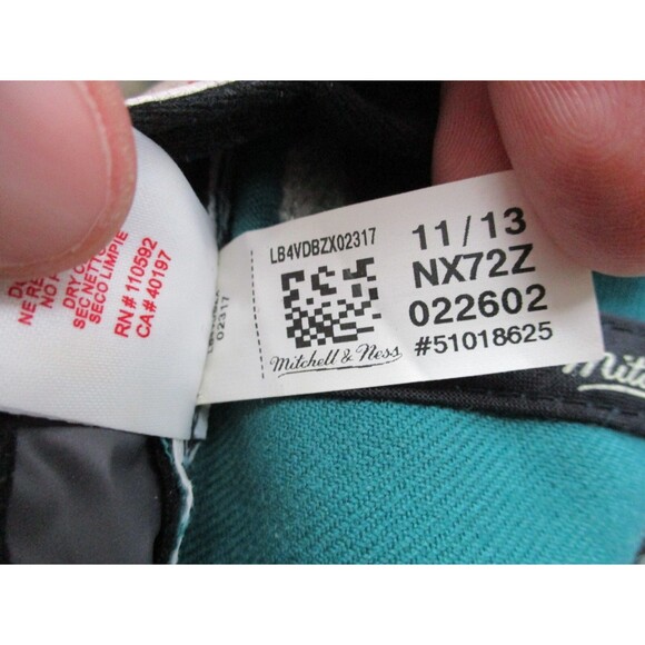 Anaheim Mighty Ducks Hat Cap Strap Back Green Mitchell & Ness NHL Hockey Mens - Picture 12 of 14